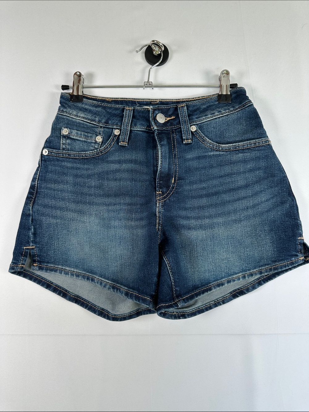 Levi’s A-Line Mid-Rise Stretch Denim Shorts Medium Wash Size 24